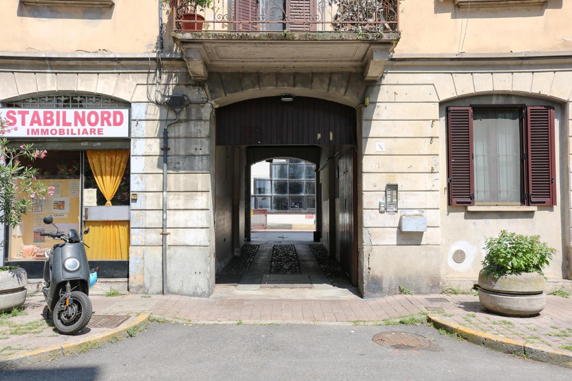 Along The Canal Smart Flat Naviglio - 4 People Corsico Eksteriør bilde