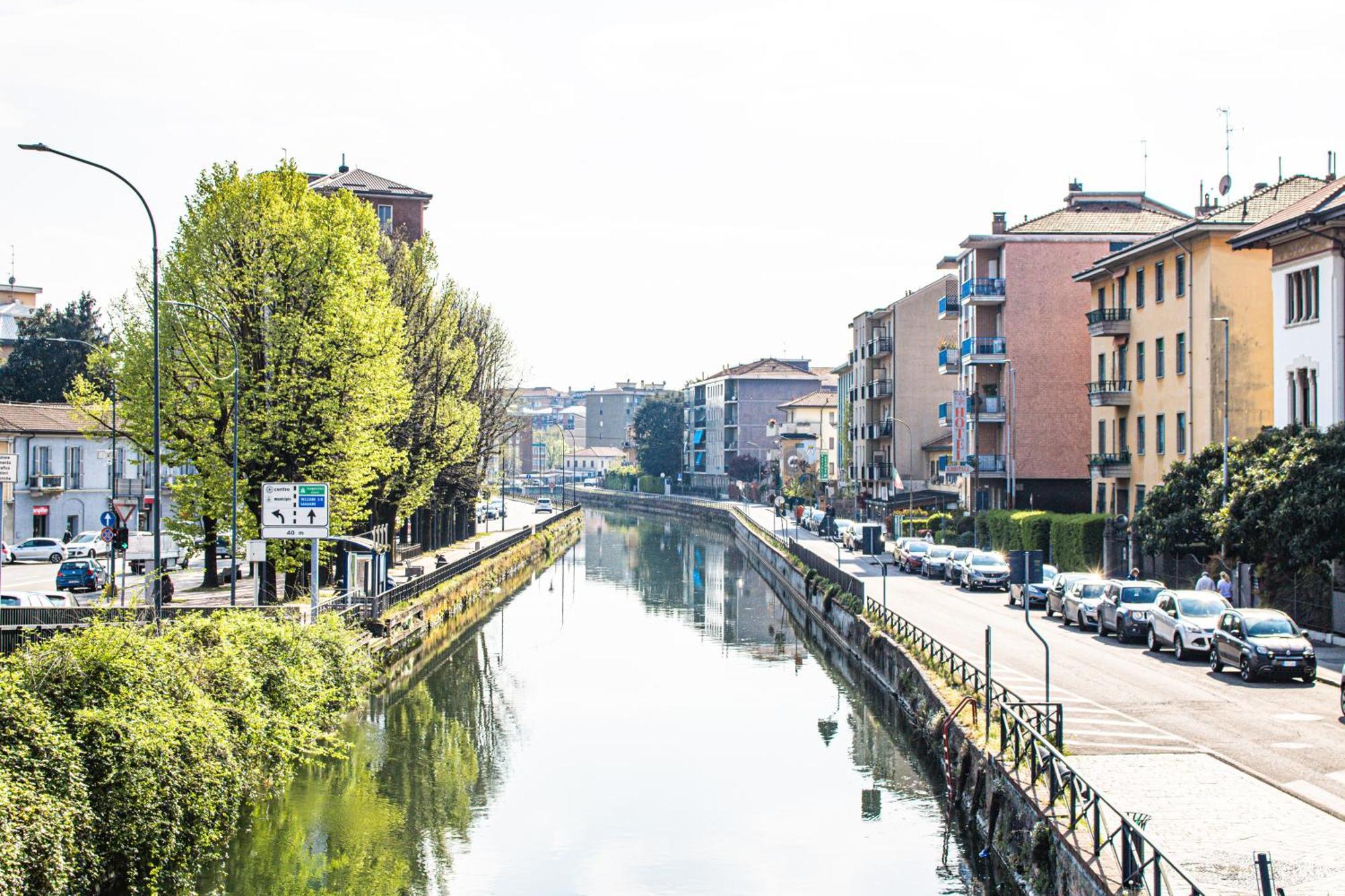 Along The Canal Smart Flat Naviglio - 4 People Corsico Eksteriør bilde