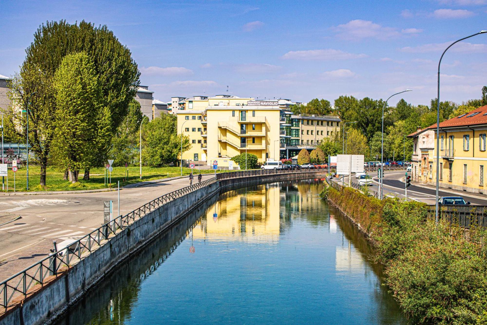 Along The Canal Smart Flat Naviglio - 4 People Corsico Eksteriør bilde